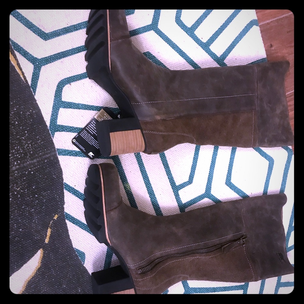 NWT woman sorel tall boot